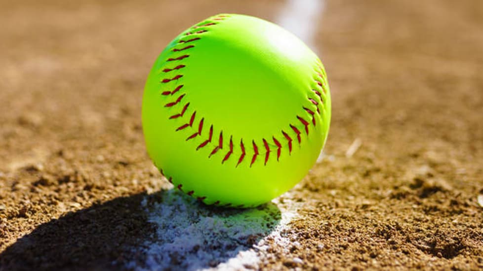 permainan softball